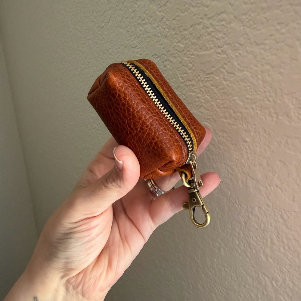 Portland Leather goods sienna dopp keychain